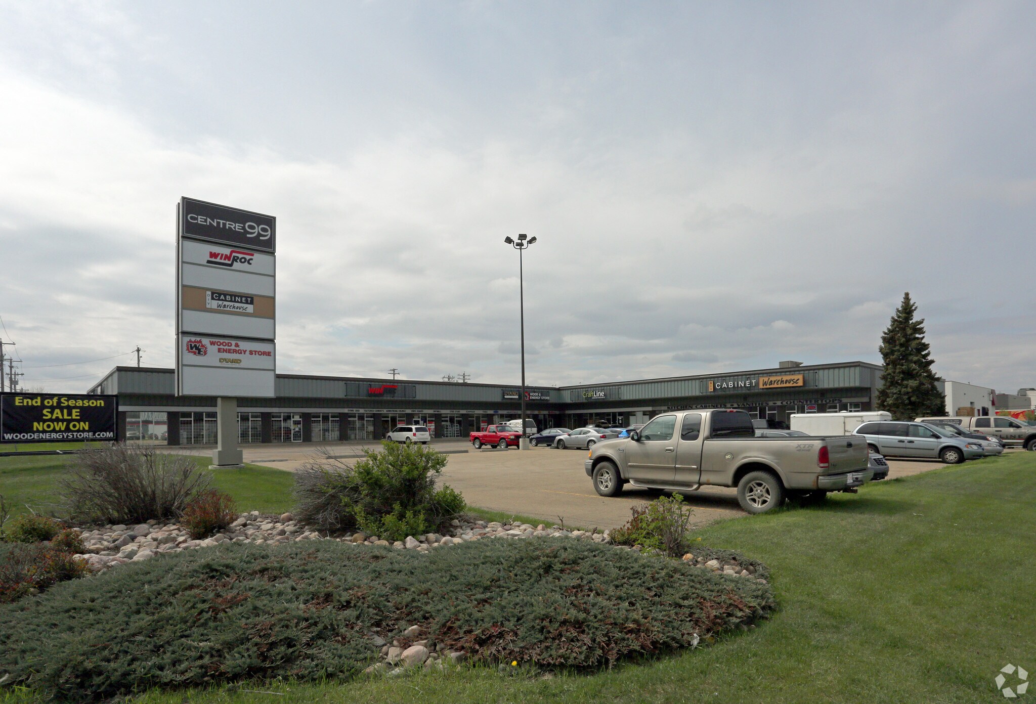 4142-4156 99th St NW, Edmonton, AB for sale Primary Photo- Image 1 of 1
