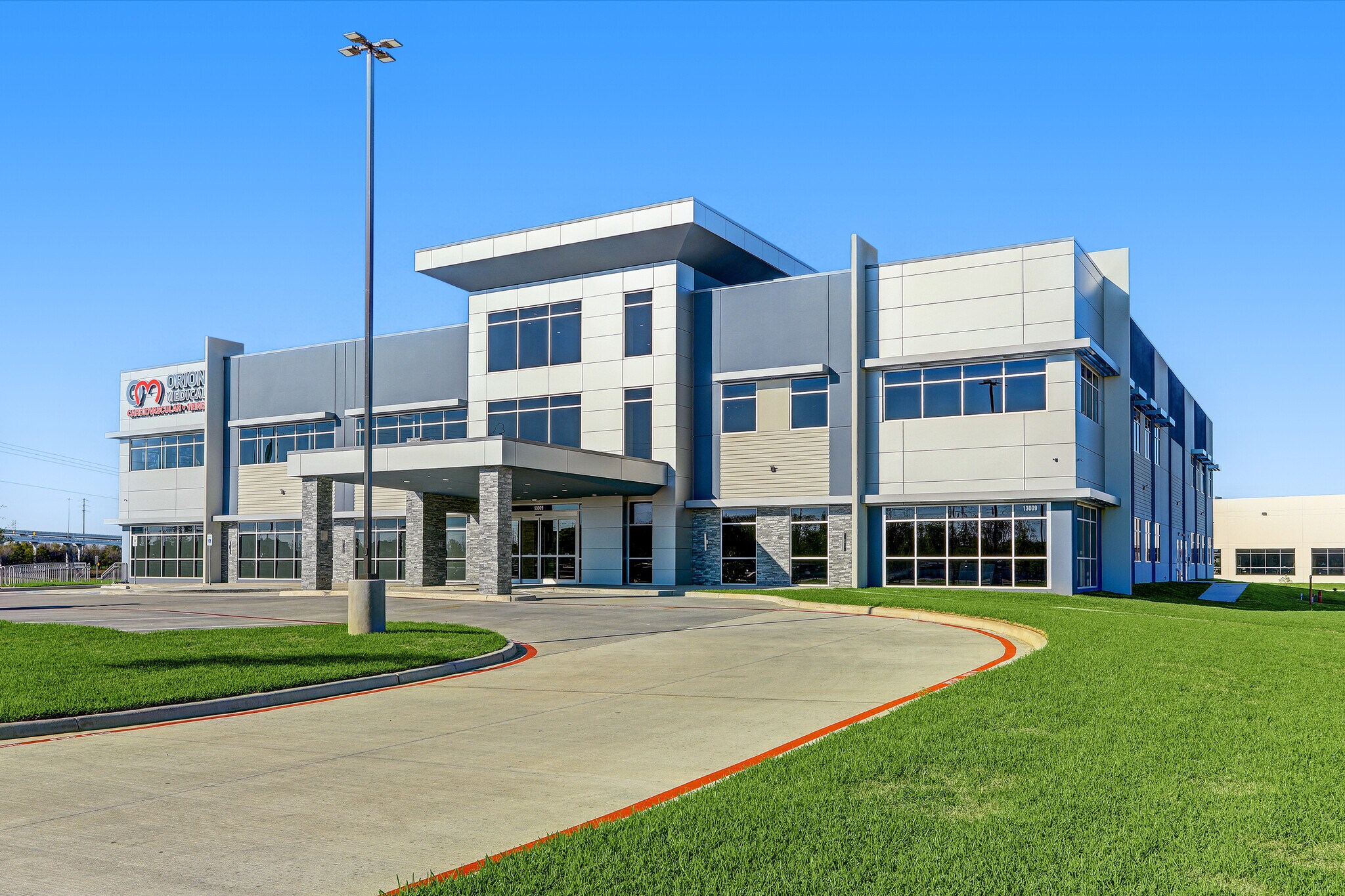 13009 Gulf Commerce Dr, Houston, TX à louer Photo principale- Image 1 de 21