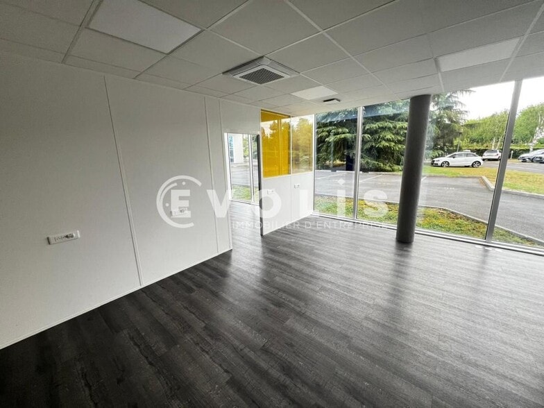 Bureau dans Évry-Courcouronnes à louer - Photo intérieure - Image 3 de 18