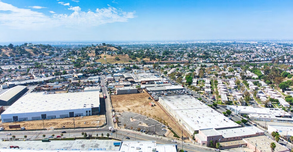 1583 Fishburn Ave, Los Angeles, CA for lease - Building Photo - Image 3 of 7