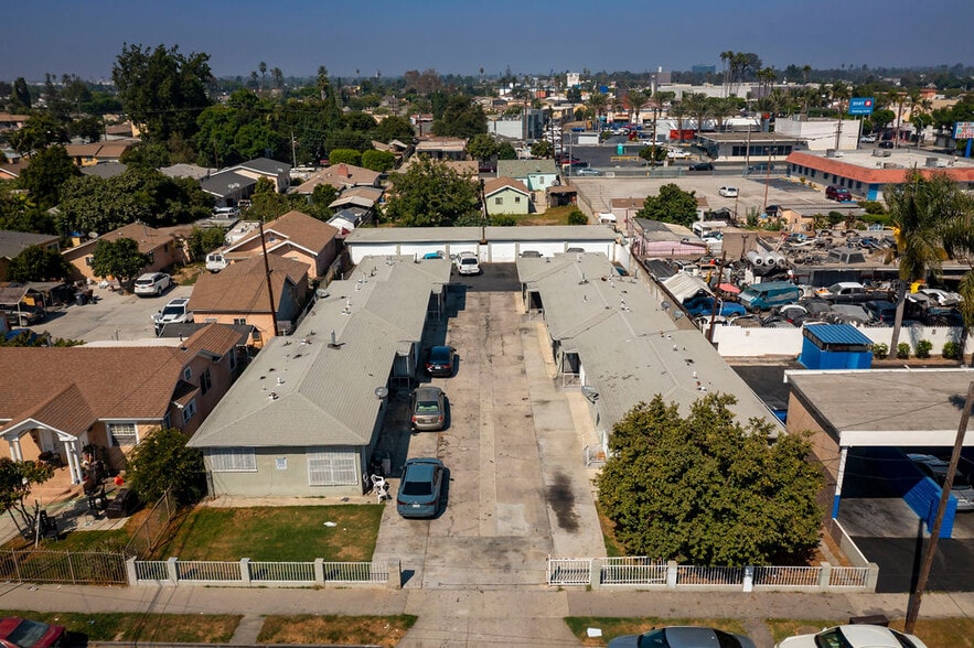 1307-1311 E Peck St, Compton, CA for sale - Primary Photo - Image 1 of 9