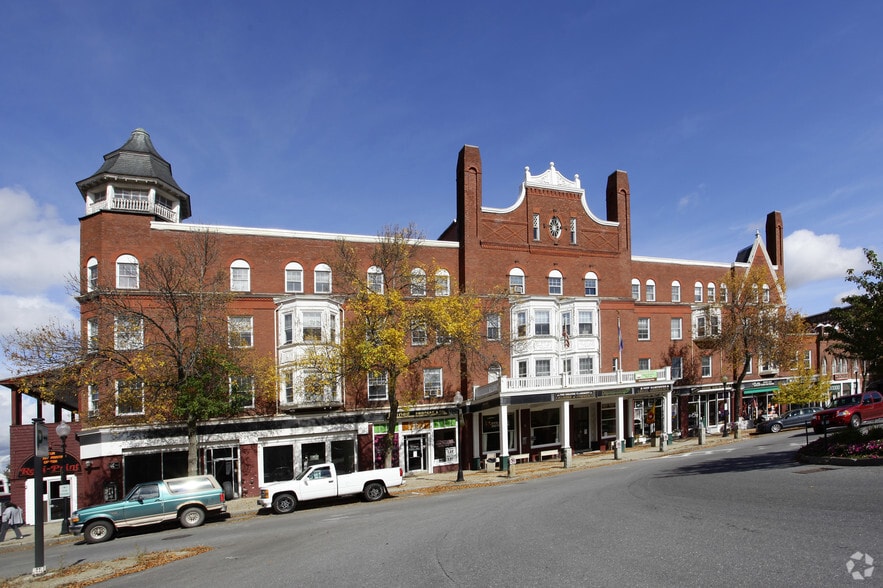 24 Opera House Sq, Claremont, NH à louer - Photo du bâtiment - Image 2 de 5