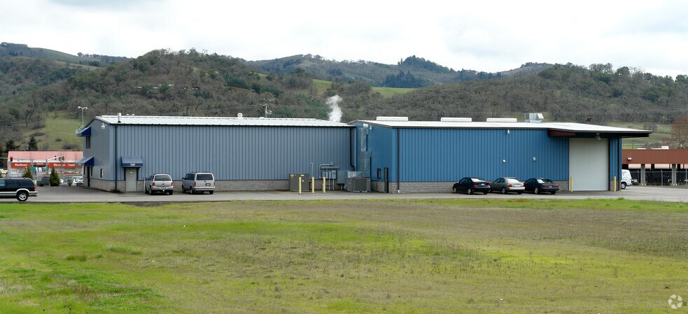 329 E Happy Valley Rd, Roseburg, OR for sale - Primary Photo - Image 1 of 1