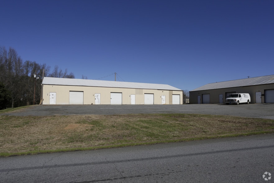 992 W Park Dr, Anderson, SC for lease - Building Photo - Image 2 of 3