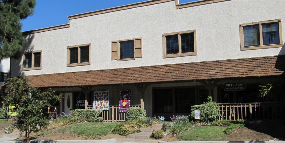 237 W Bonita Ave, San Dimas, CA à louer - Photo du bâtiment - Image 1 de 2