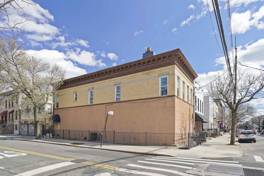 351 Onderdonk Ave, Flushing, NY for sale - Building Photo - Image 3 of 6