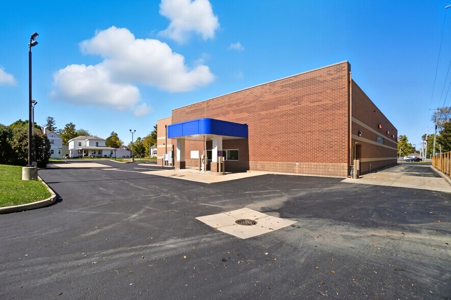 525 N Main St, Ada, OH à louer - Photo du bâtiment - Image 3 de 5