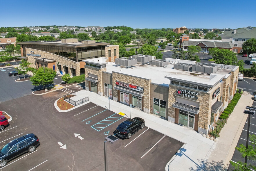 15500 W Greenfield Ave, Brookfield, WI for lease - Building Photo - Image 3 of 14