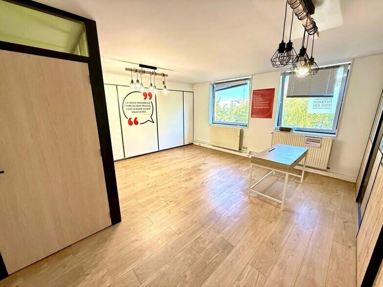 Bureau dans Évry-Courcouronnes à louer - Photo intérieure - Image 2 de 4