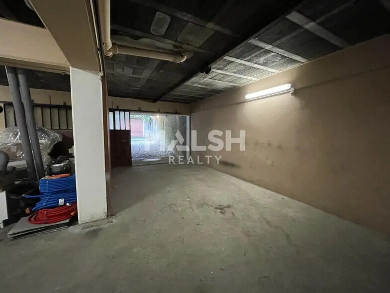 Flex dans Décines-Charpieu à louer - Photo du bâtiment - Image 3 de 5