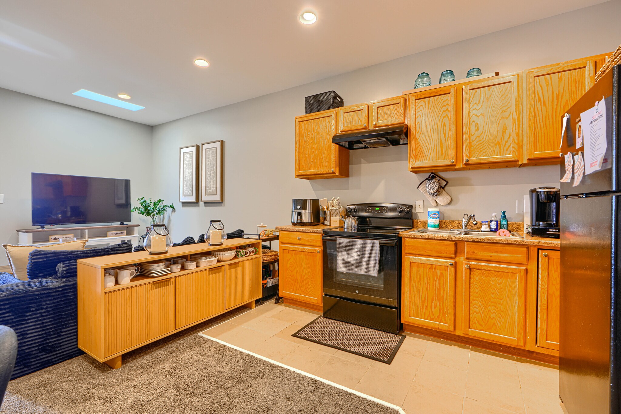 21-Unit Unit Mixed Portfolio in East Bal portefeuille de 6 propriétés à vendre sur LoopNet.ca Photo du bâtiment- Image 1 de 30