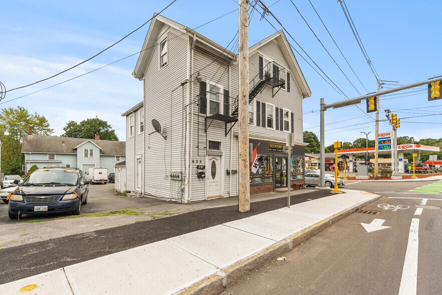 635 637 Fall River Ave, Seekonk, MA à vendre - Photo du bâtiment - Image 2 de 27