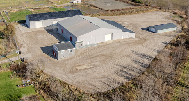 Plus de détails pour 140 Elizabeth St, Lambton Shores, ON - Industriel/Logistique à louer