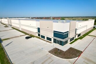 2633 Goodwin Ln, New Braunfels, TX for lease Building Photo- Image 2 of 4