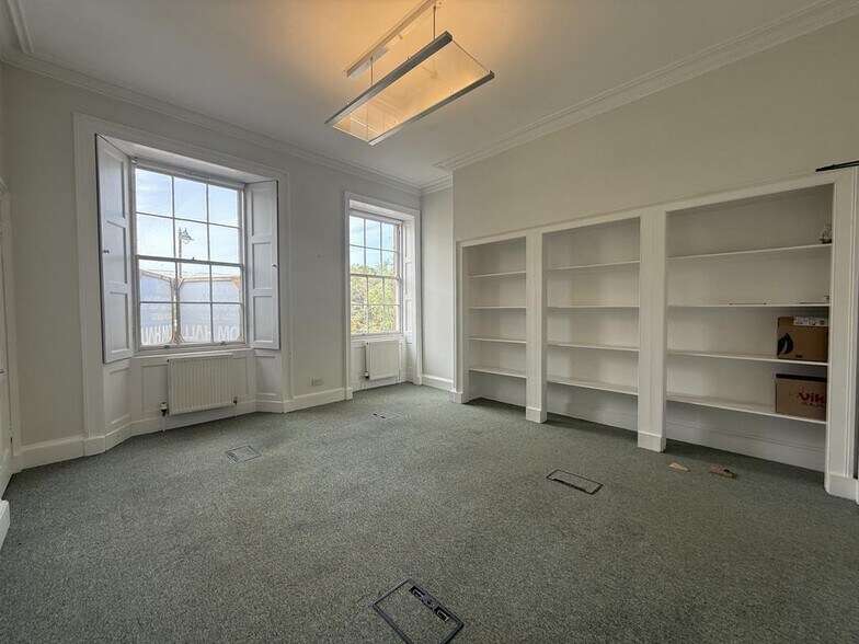 129 High St, Linlithgow à louer - Photo du bâtiment - Image 1 de 11