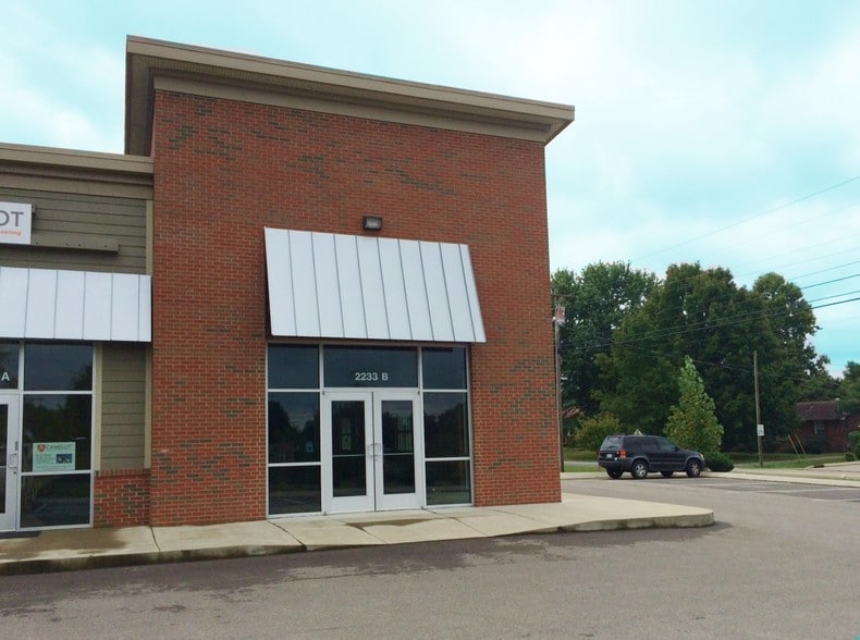 2231-2233 Stokes Rd, Clarksville, TN à louer - Photo du bâtiment - Image 3 de 8