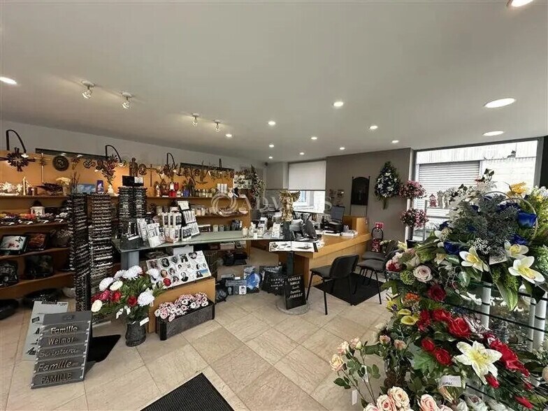 Retail in Lille for lease - Interior Photo - Image 3 of 6