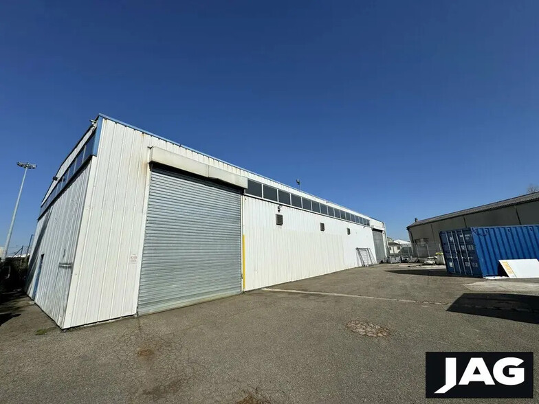 Flex in Vaulx-en-Velin for lease - Building Photo - Image 3 of 10
