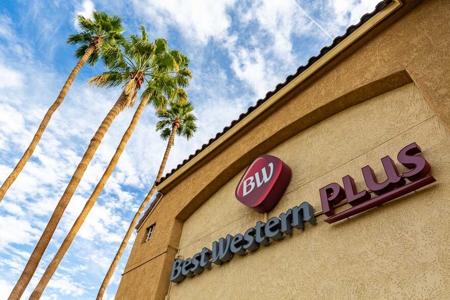 74695 Highway 111, Palm Desert, CA à vendre - Photo du bâtiment - Image 3 de 61