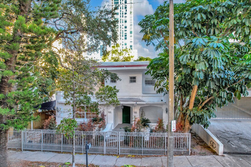 452 NE 30th St, Miami, FL for sale - Building Photo - Image 2 of 8