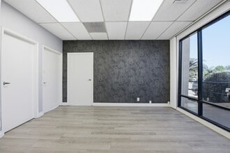 105 N Rose St, Escondido, CA à louer Photo intérieure- Image 1 de 11