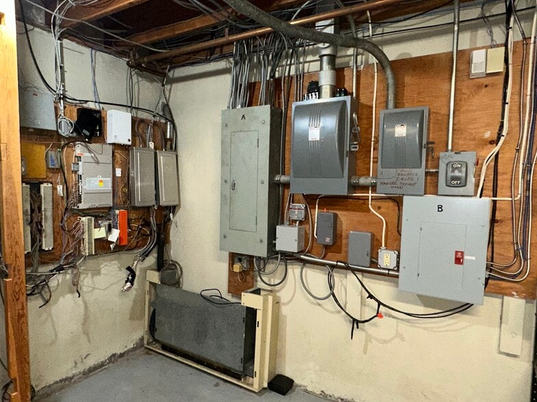 75 Park Rd, West Hartford, CT for lease - Interior Photo - Image 3 of 17