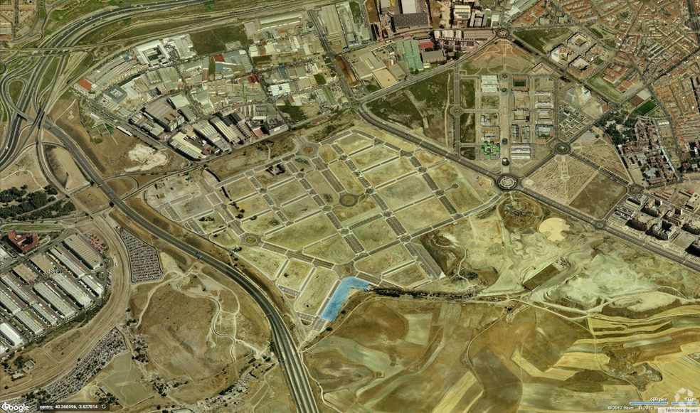 Calle Perales del Río, Madrid, Madrid for lease - Building Photo - Image 2 of 2