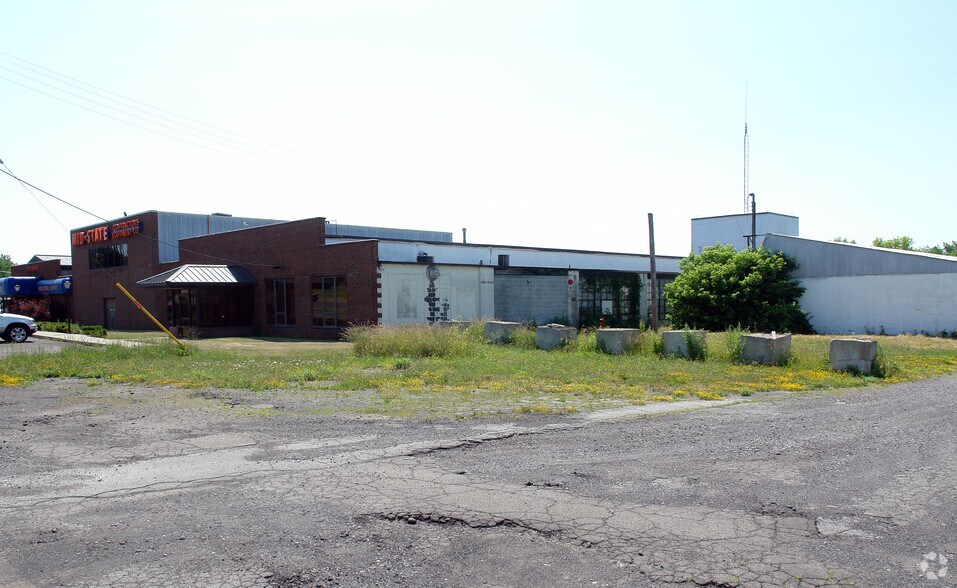 1811 LeMoyne Ave, Syracuse, NY à vendre - Photo du bâtiment - Image 2 de 31