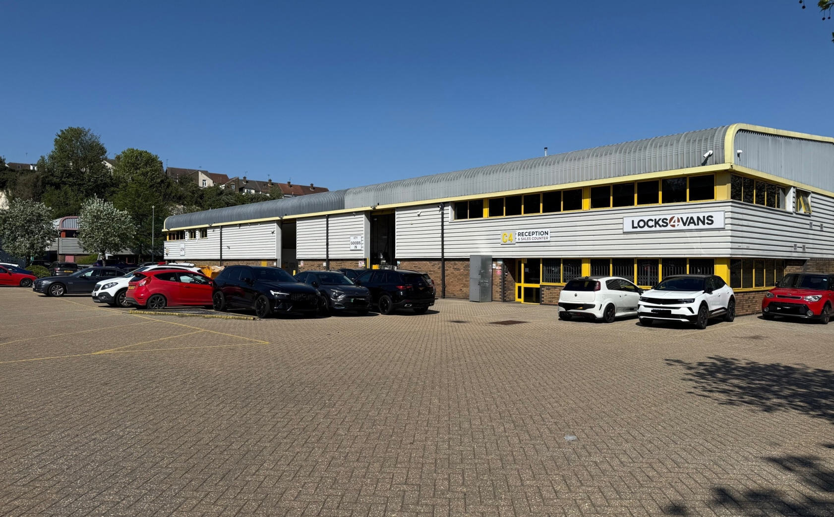 C5 West Ml, Gravesend for lease Building Photo- Image 1 of 6