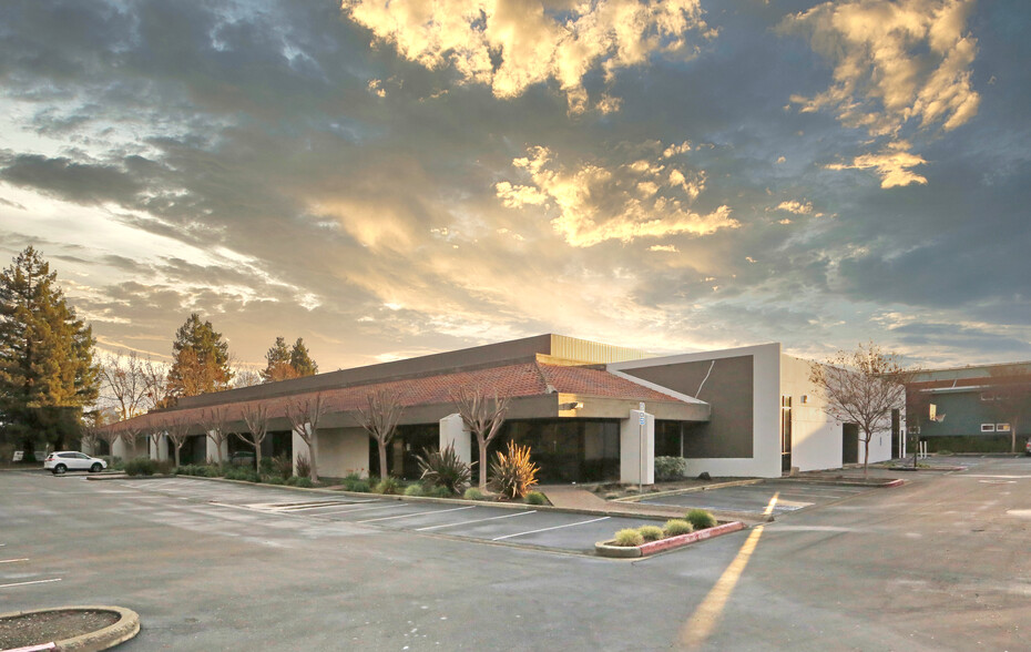 960-1000 Hamlin Ct, Sunnyvale, CA for lease - Primary Photo - Image 1 of 4