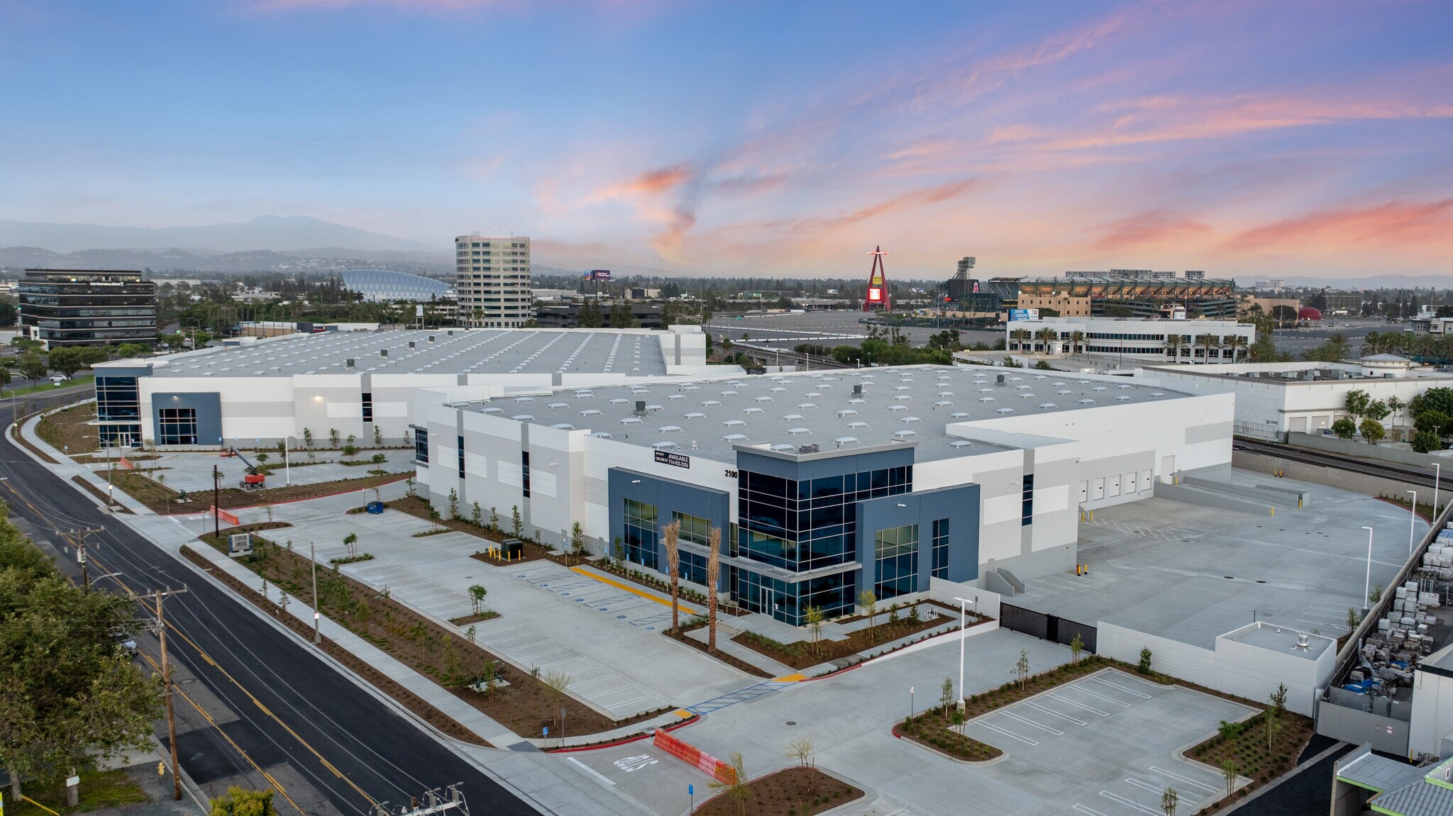 2120 E Howell Ave, Anaheim, CA for lease Primary Photo- Image 1 of 2