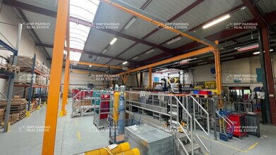 Flex dans Buc à louer Photo du bâtiment- Image 1 de 16