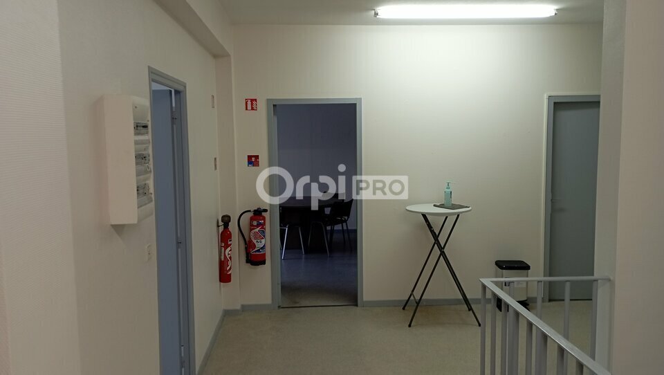 Office in Tinqueux for lease - Lobby - Image 3 of 6