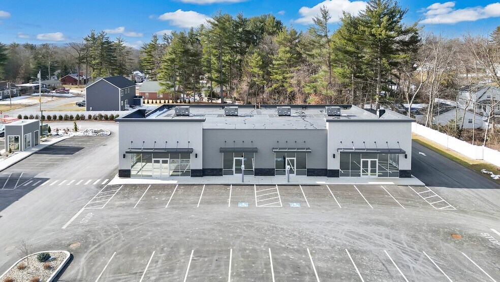 212 Southampton Rd, Westfield, MA à louer - Photo du bâtiment - Image 2 de 85