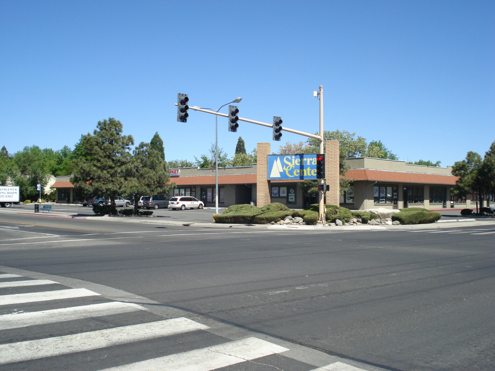 1605 Sullivan Ln, Sparks, NV for lease Primary Photo- Image 1 of 4