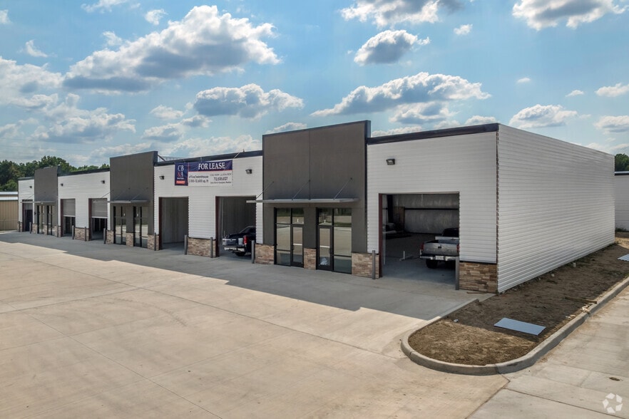 18011 Cypress Rose Hill Rd, Cypress, TX for lease - Building Photo - Image 3 of 17