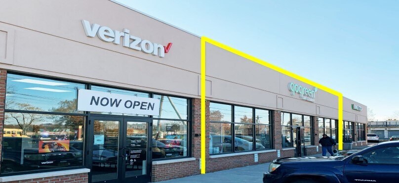 4360-4370 Boston Post Rd, Pelham Manor, NY for lease - Building Photo - Image 2 of 6