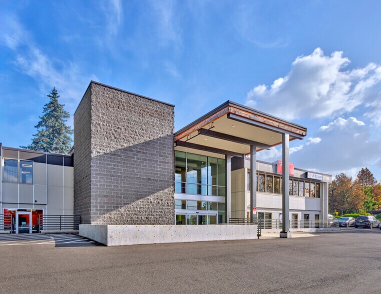 17800 Talbot Rd S, Renton, WA à louer - Photo du bâtiment - Image 2 de 21