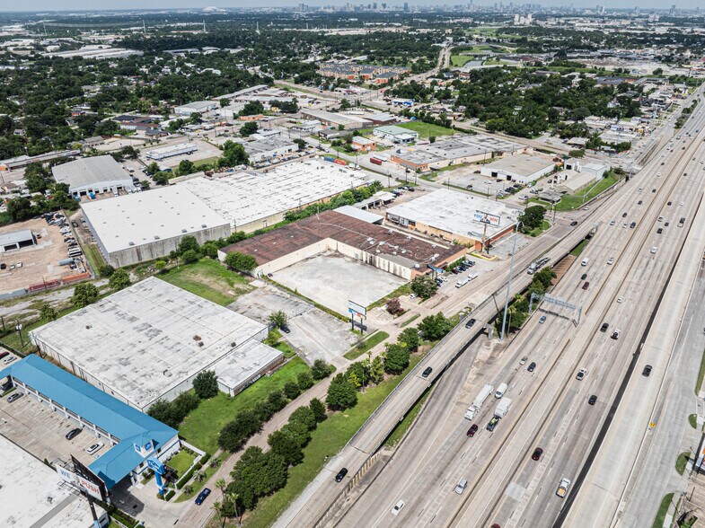 6628-6630 Gulf Fwy, Houston, TX à louer - Photo du bâtiment - Image 3 de 8