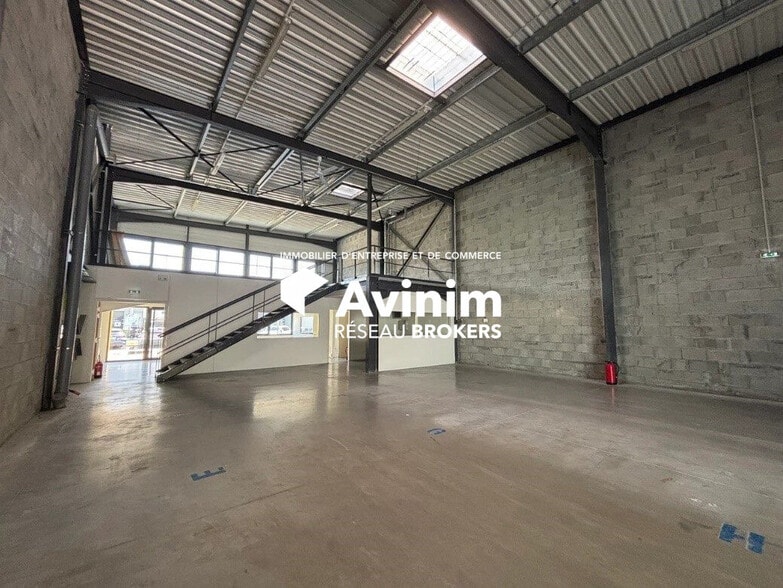 Flex in Échirolles for lease - Interior Photo - Image 2 of 10