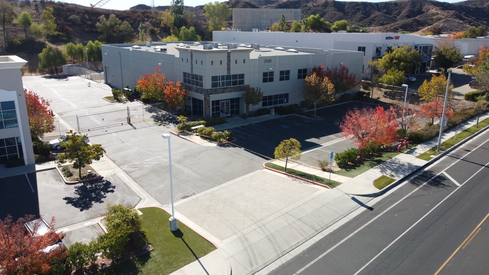 21130 Centre Pointe Pky, Santa Clarita, CA à louer - Photo du bâtiment - Image 2 de 31