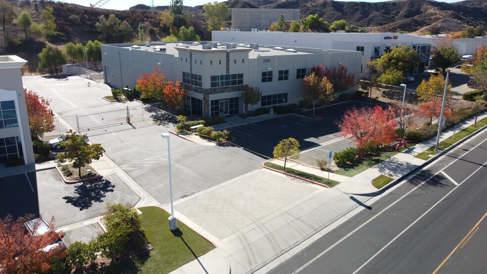 21130 Centre Pointe Pky, Santa Clarita, CA à louer - Photo du bâtiment - Image 2 de 31