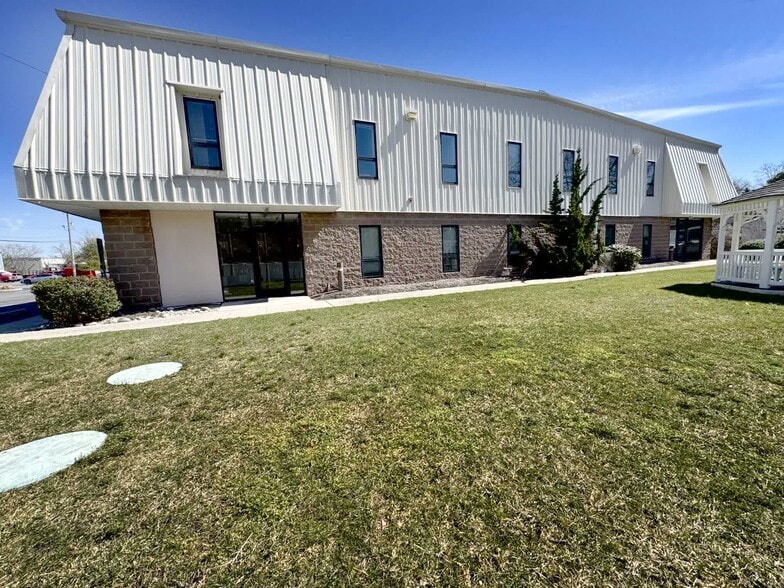 1406 Doughty Rd, Egg Harbor Township, NJ à louer - Photo du bâtiment - Image 3 de 30
