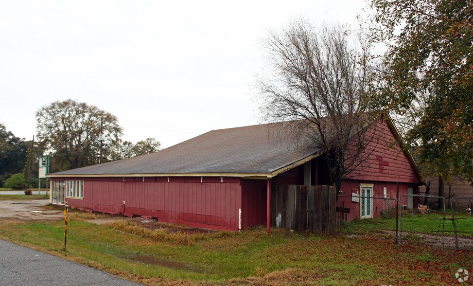 3900 Main St, Moss Point, MS à louer - Photo du bâtiment - Image 2 de 2