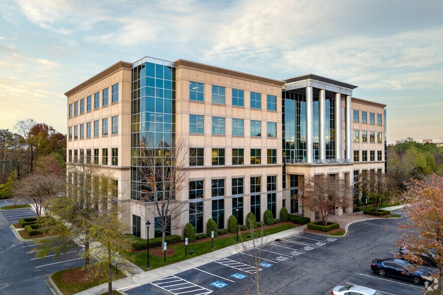 13830 Ballantyne Corporate Pl, Charlotte, NC à louer - Photo du bâtiment - Image 1 de 9