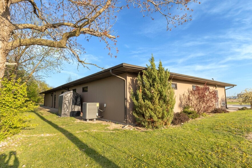 2100 Silva Ln, Moberly, MO for sale - Building Photo - Image 3 of 23