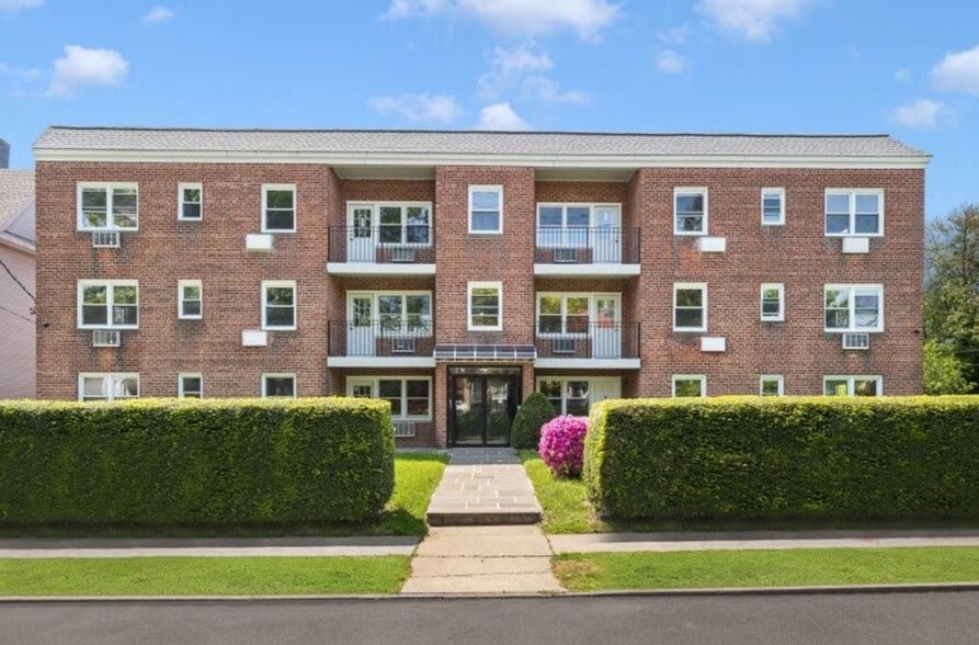 30 Archer Ave, Mount Vernon, NY à vendre - Photo principale - Image 1 de 24