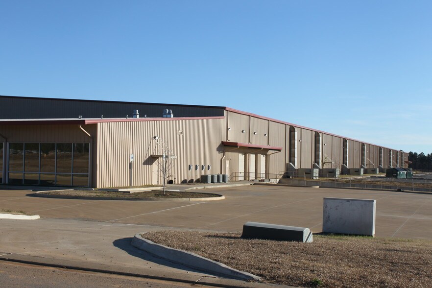 620 Warehouse Dr, Ruston, LA à vendre - Photo du bâtiment - Image 1 de 4