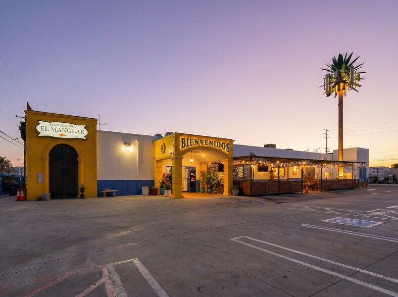 10903 S Inglewood Ave, Inglewood, CA à vendre - Photo du bâtiment - Image 2 de 11