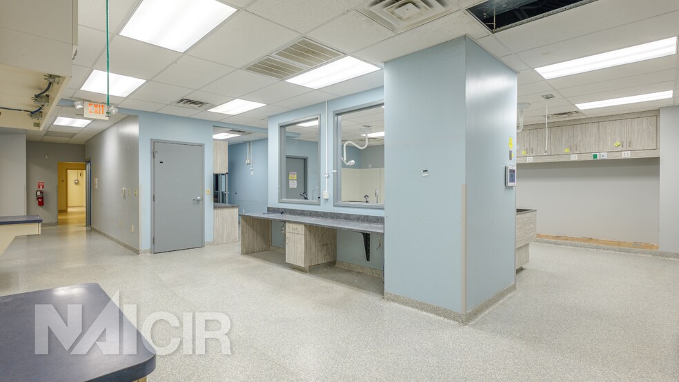 400 W Lancaster Ave, Shillington, PA à vendre - Photo du bâtiment - Image 3 de 9